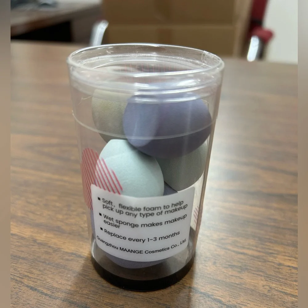 New MAANGE Set of 5 Makeup Blender sponges in Blues/Greens - Container Damaged - Picture 2 of 3